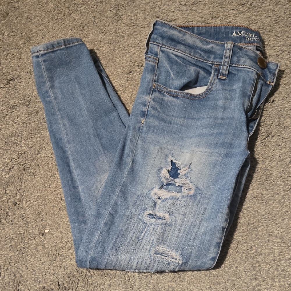 American Eagle Outfitters Women's Light Blue Ripped Skinny Jeans